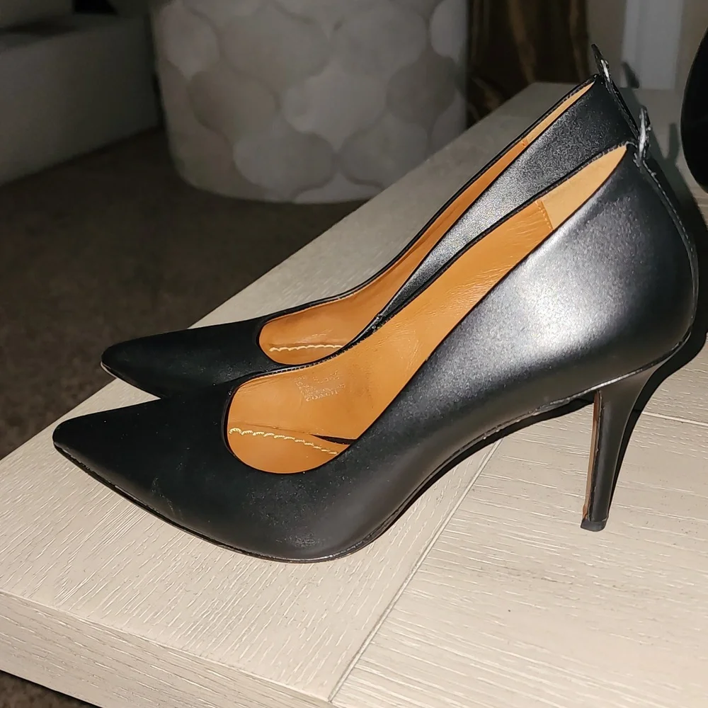 COACH PERFECT BLACK LEATHER EUC PUMPS SIZE 8.5M